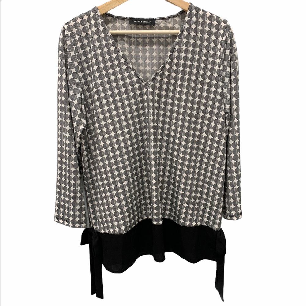 IVANKA TRUMP Black & White Size Medium Top
